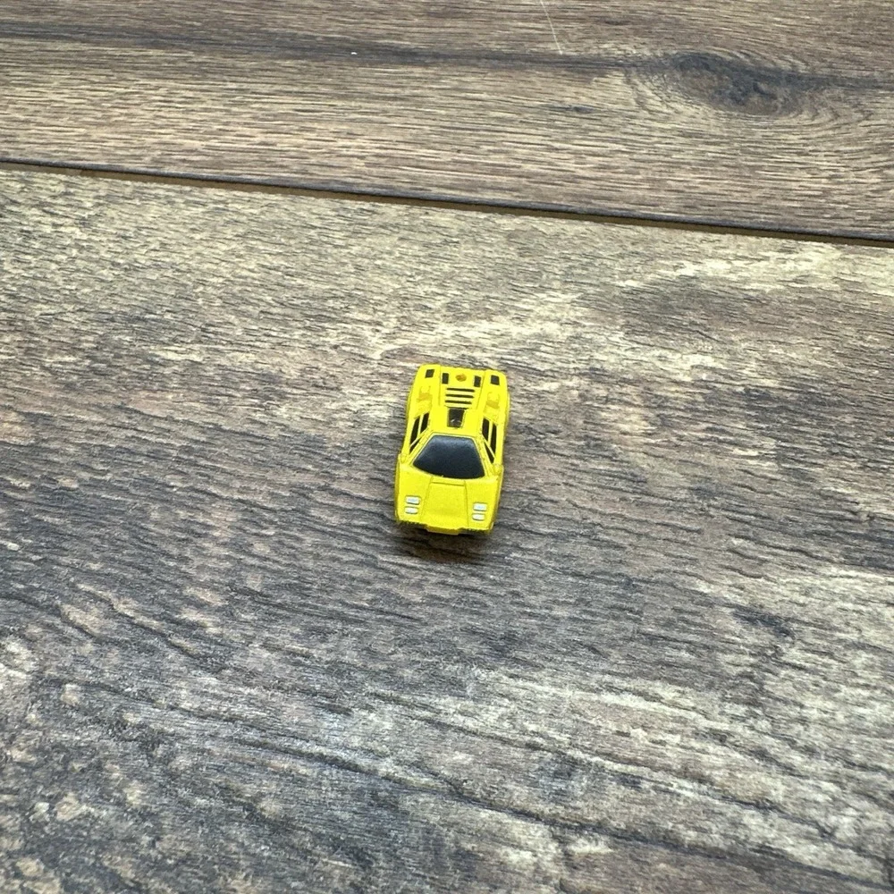 Vintage Lamborghini Countach Yellow 1988 Funrise MISSING‎ back WING